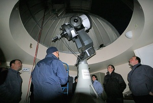 AAS members being shown the Meade 16" LX200